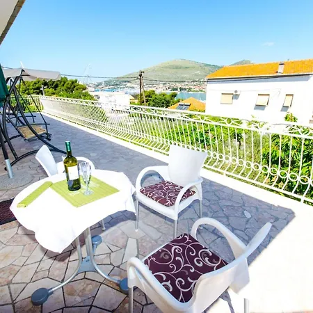 Ivana Tr - With Balcony And Sea View A4 Διαμέρισμα Τρογκίρ