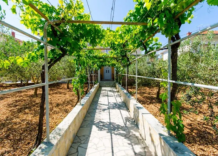 Ivana Tr - With Balcony And Sea View A4 * Трогир